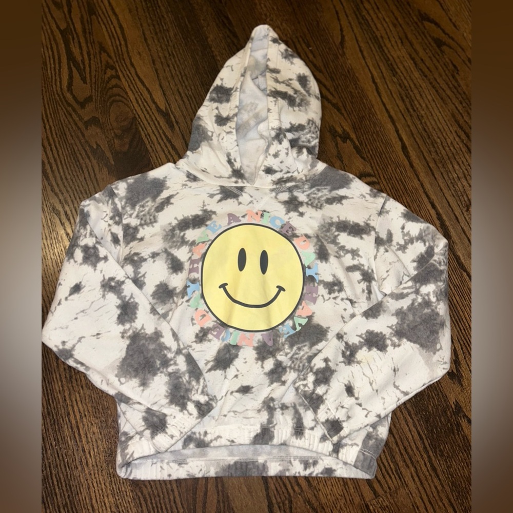 Target smile sweatshirt size large 10-12 girls